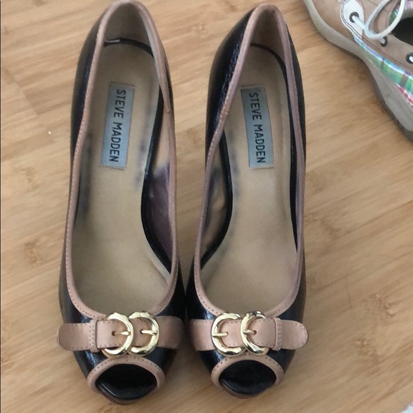 Steve Madden Shoes - Black and Tan Steve Madden heels